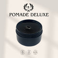 Open verpakking van Phoenix Pomade Deluxe met de glanzende waterbasis formule. Sterke hold, hoge glans en eenvoudig uitwasbaar zonder resten.